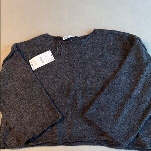 Zara Women's cropped dark Gray Sweater NWT!